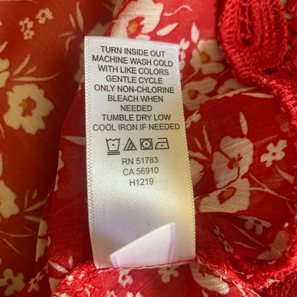 Maurice’s Red Floral Kimono with lace trim - Picture 8 of 8